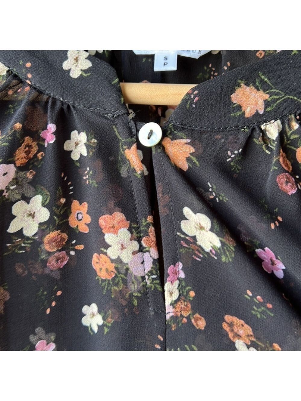 Camber & GRACE Black Floral Sheer Cut Out Sleeve Tunic Small - Picture 4 of 11